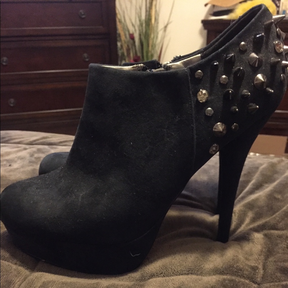 Sexy Aldo studded heels